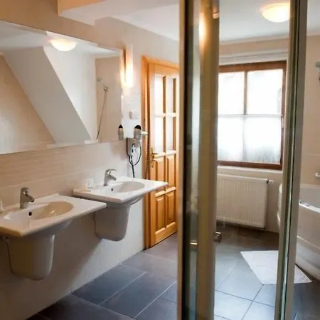 Karpatsky Dvor 3*