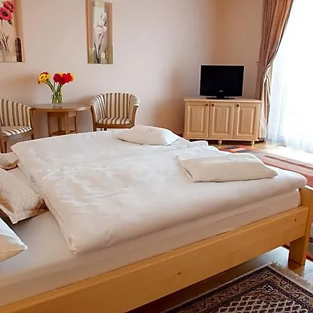 Karpatsky Dvor Szálloda Lozornó