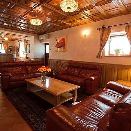 Karpatsky Dvor Hotell 3*