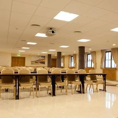 Karpatsky Dvor 3*